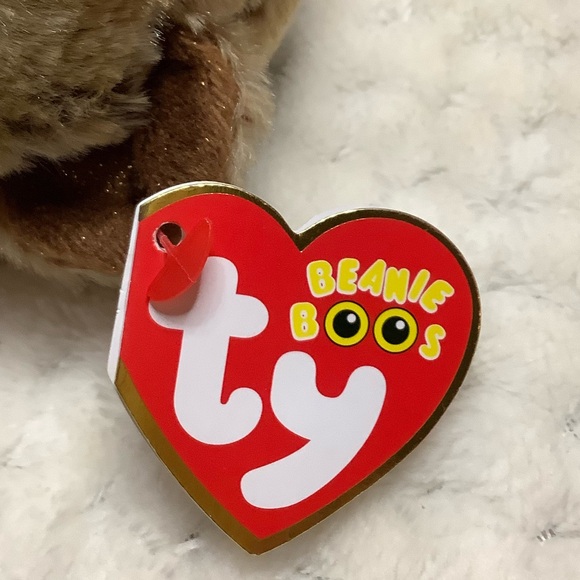 Ty Beanie Boo HENRY Ty Silk 2018 Canadian Exclusive Bear Holding Fish with Tags - Picture 6 of 12